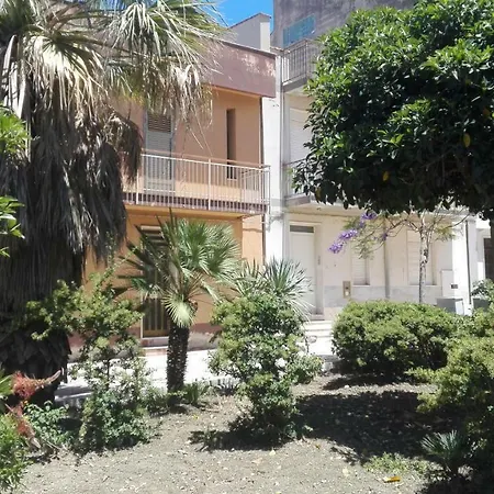 بيت ضيافة Cretto Garden *